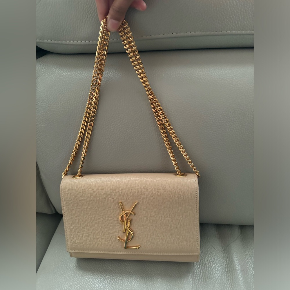 Kate Small Chain Crossbody Bag in Grain De Poudre Embossed Leather